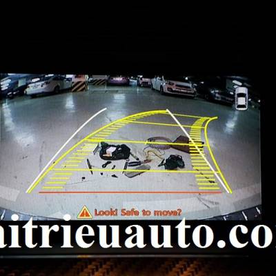 Lắp camera lùi cho Mercedes Benz E200 2015