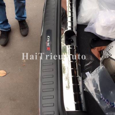 Đuôi cá thấp honda civic 2017