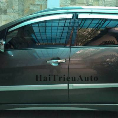 Vè che mưa đen xe innova 2017