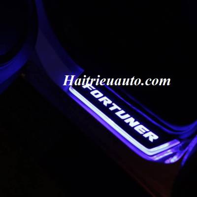 Ốp trang trí tai xe Fortuner 2017 hàng Thái Lan