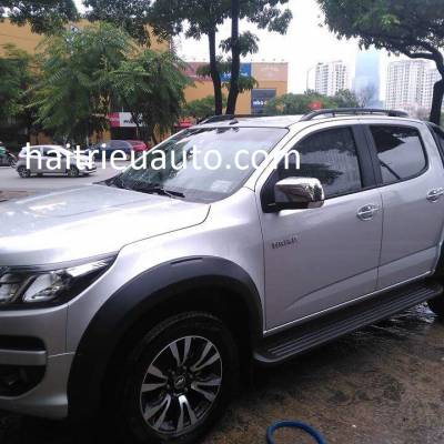 nắp thùng thấp mở 90 độ xe colorado 2018