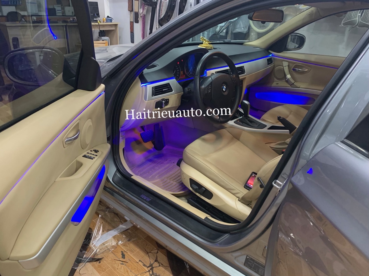 Đèn led nội thất cho xe BMW 320i 3 Image
