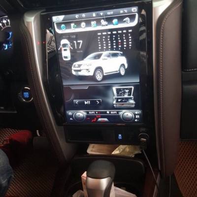 ốp cua lốp cho xe Hilux 2018