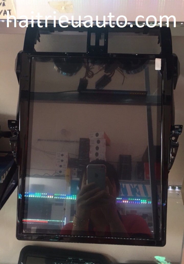 Màn hình tesla cho xe Toyota Land Cruiser Prado 2018 2 Image