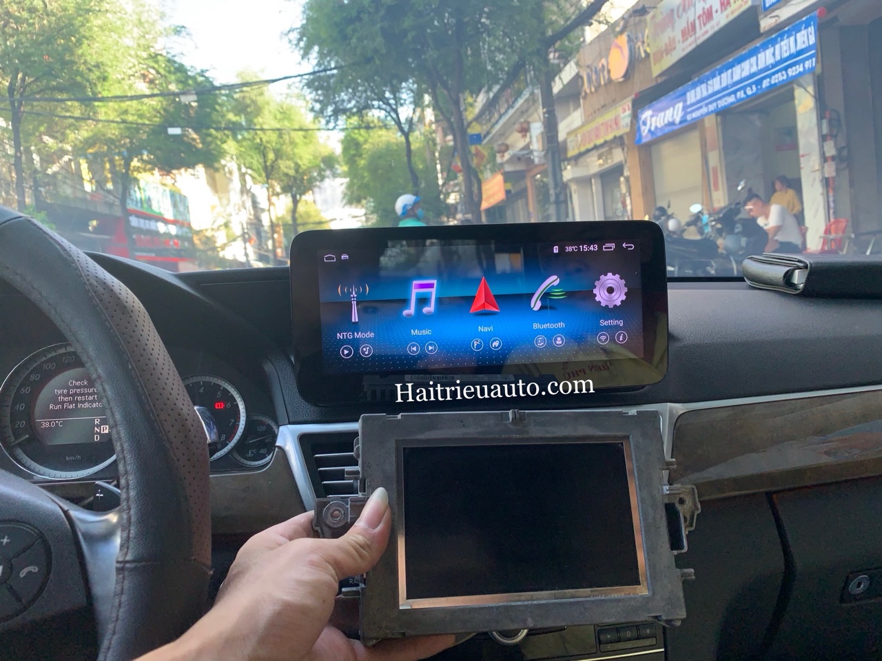 Màn hình android theo xe Mercedes E Class 3 Image