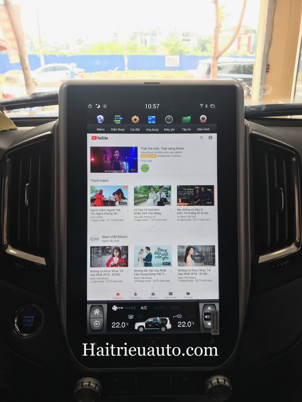 Màn hình tesla theo xe Toyota Land Cruiser 4 Image