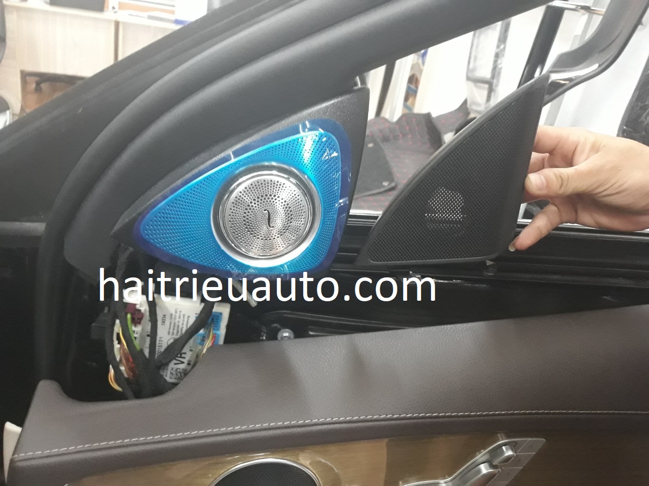 Loa treble xoay 3D Burmester cho xe Mercedes C250 4 Image