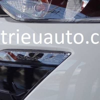 nẹp bước chân có đèn led xe Hilux 2018