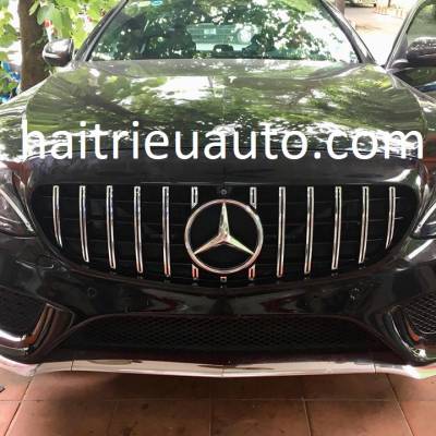 Mặt calang sao rơi theo xe Mercedes GLC