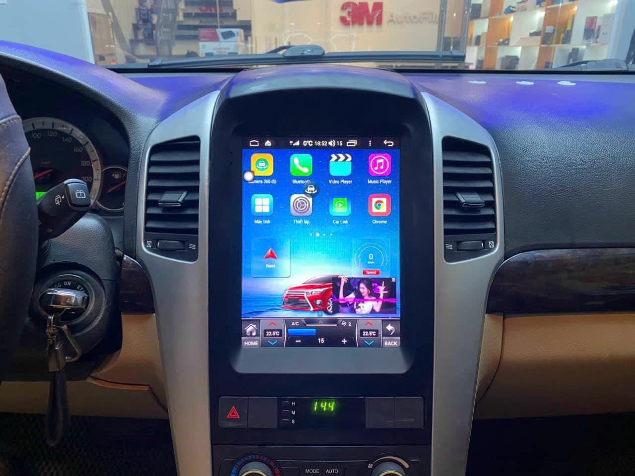 màn hình Tesla theo xe captiva 5 Image