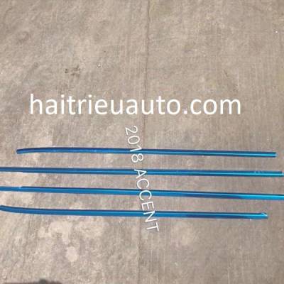 vè che mưa xe Hyundai Accent 2018