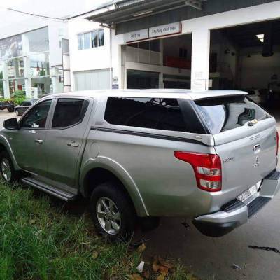 nẹp chống trầy pajero sport