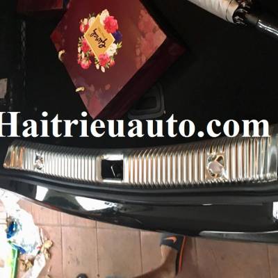 Chống trầy cốp sau Mercedes E200
