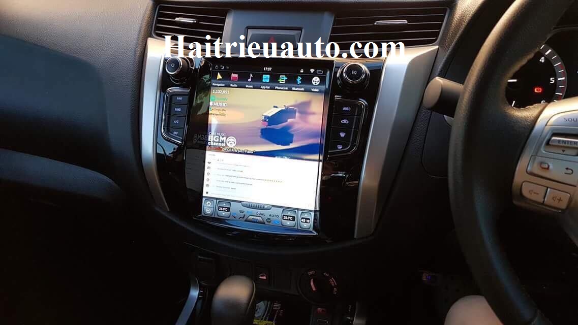 màn hình tesla cho nissan navara 3 Image