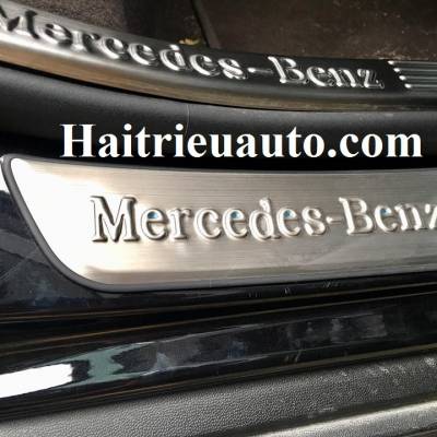 Ốp trang trí cửa gió điều hòa cho Mercedes