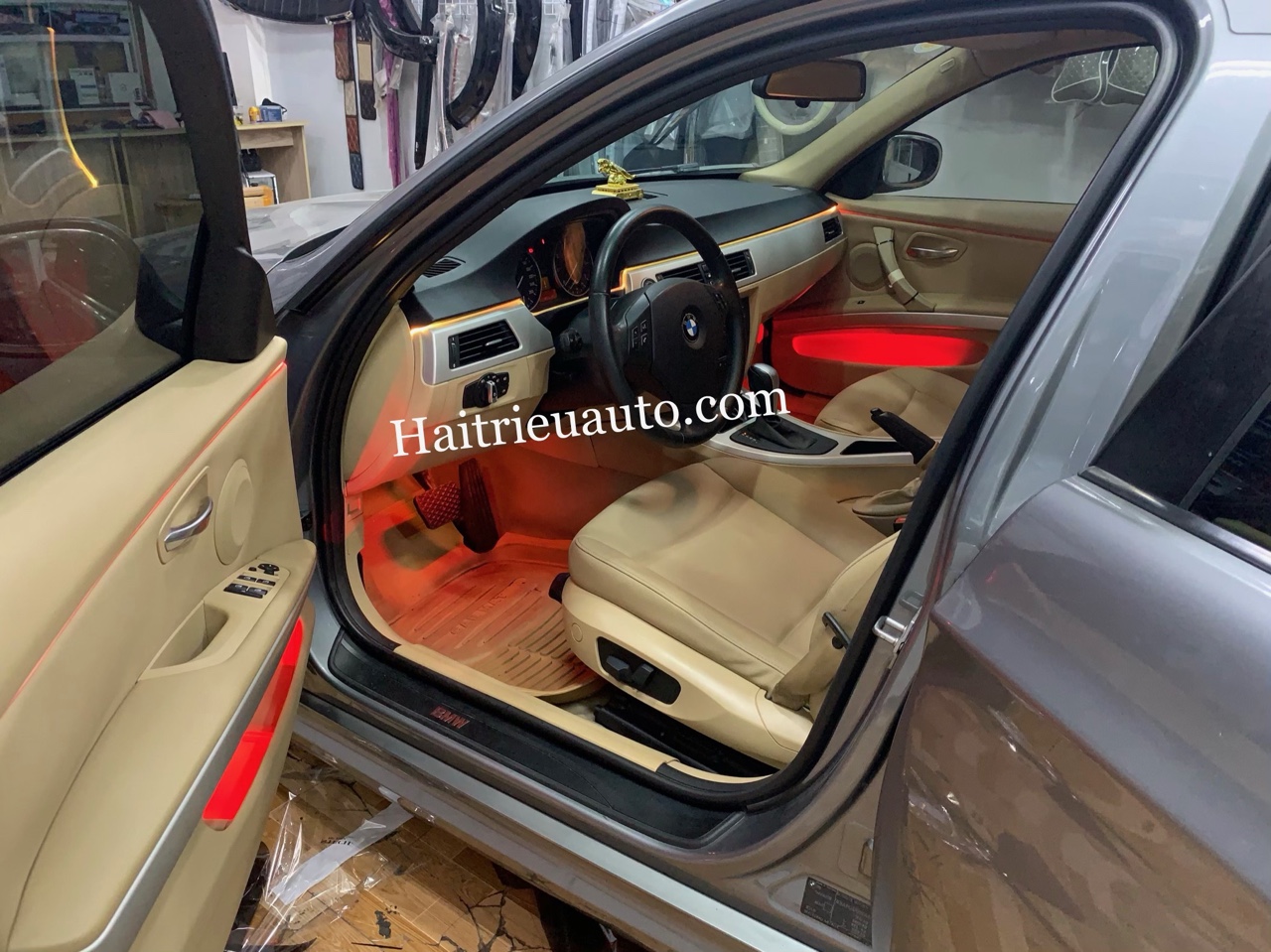 Đèn led nội thất cho xe BMW 320i 5 Image