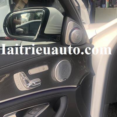 Mặt calang sao rơi theo xe Mercedes E300