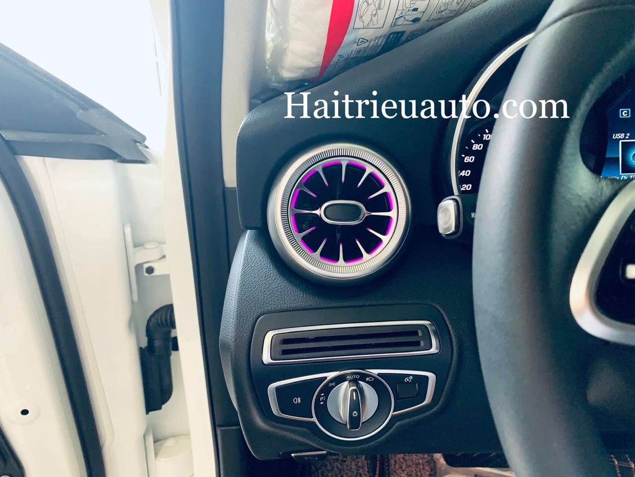 Cửa gió Turbine đèn LED theo xe Mercedes C200 2020 2 Image