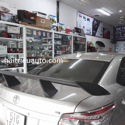 màn hình tesla cho xe fortuner 2018