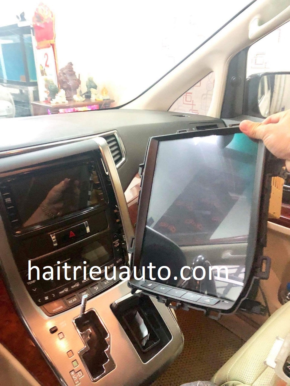 màn hình android tesla xe Alpha 3 Image