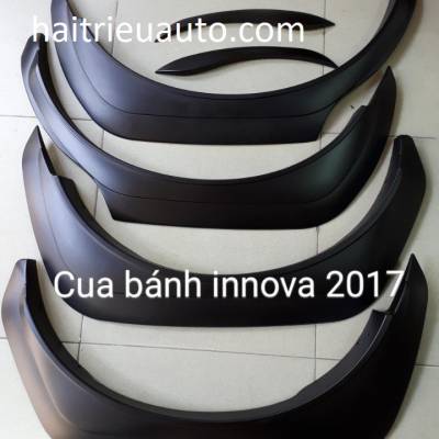 trang trí mặt ca lăng xe innova 2018