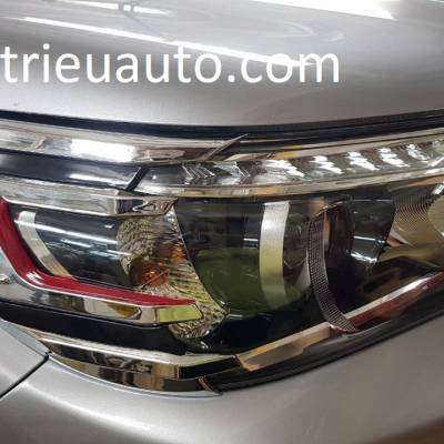 viền đèn sau xe Revo 2018