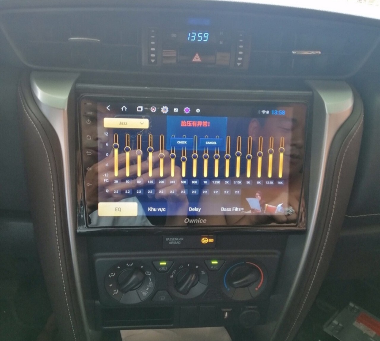 màn hình android theo xe fortuner 2 Image