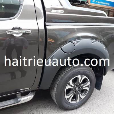 ốp cốp sau xe mazda bt50 2018