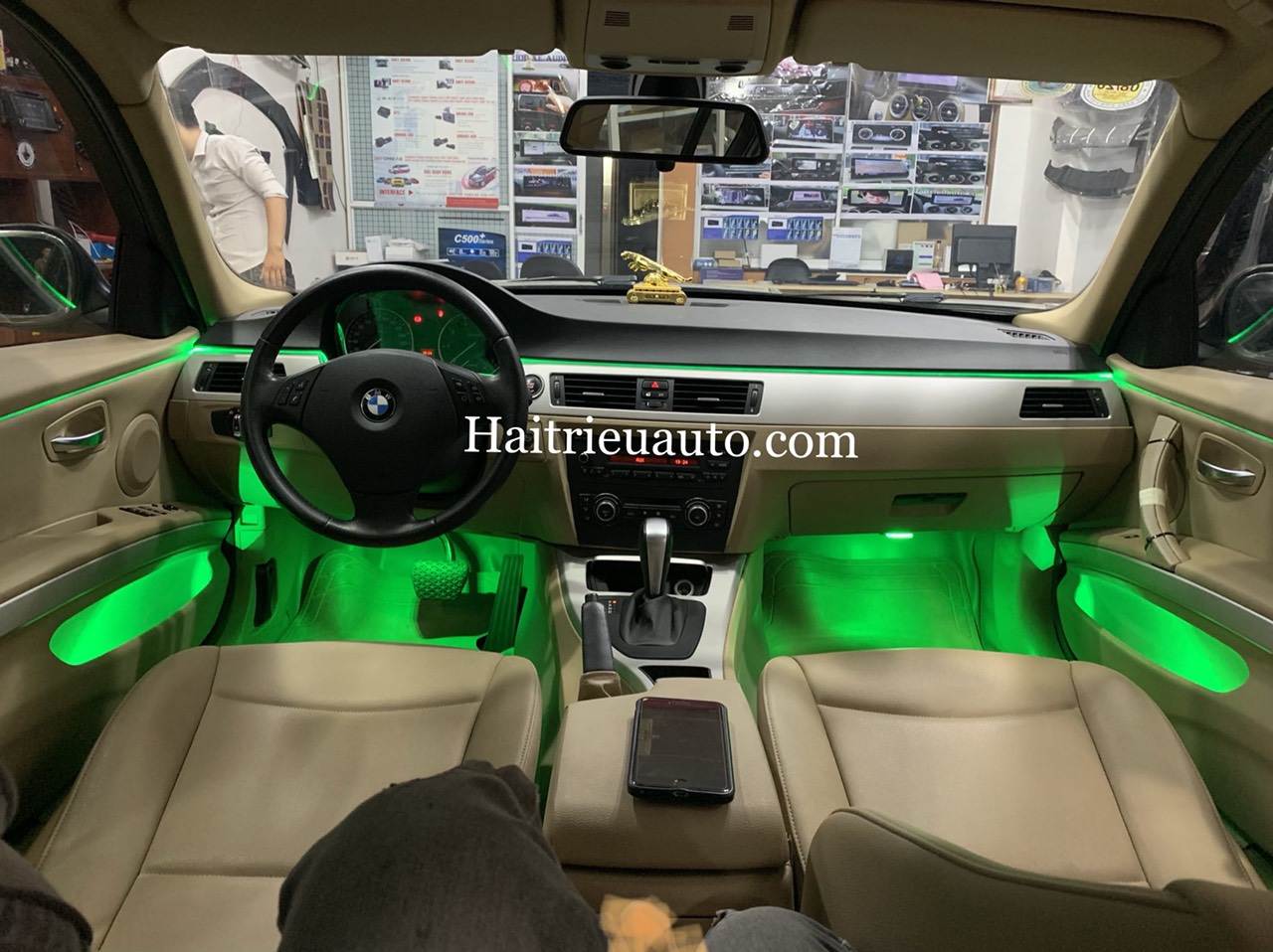 Đèn led nội thất cho xe BMW 320i 4 Image