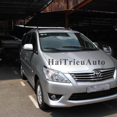 Viền đèn sau cho xe innova 2012