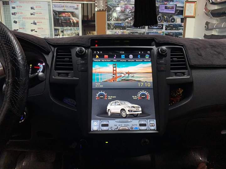 màn hình tesla android xe fortuner 3 Image