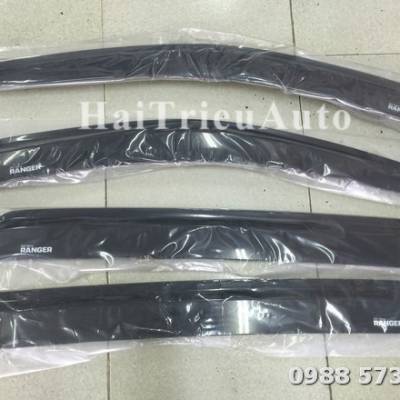 Vè che mưa cho xe Ford Everest 2017