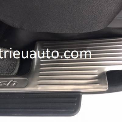 nắp xăng xe toyota Rush