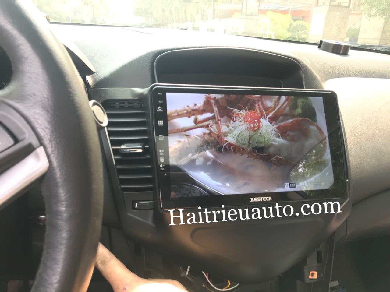 màn hình android zestech theo xe cruze 3 Image