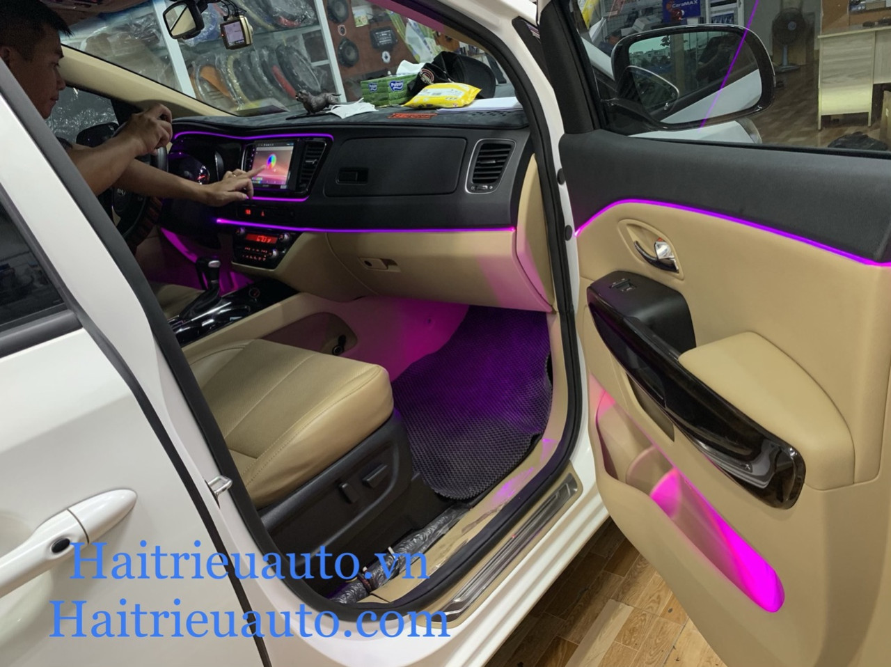 đèn led nội thất xe kia sedona 6 Image