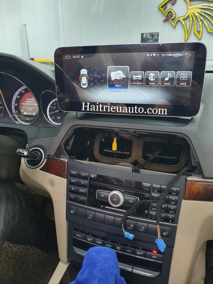 Màn hình android theo xe Mercedes E350 2 Image