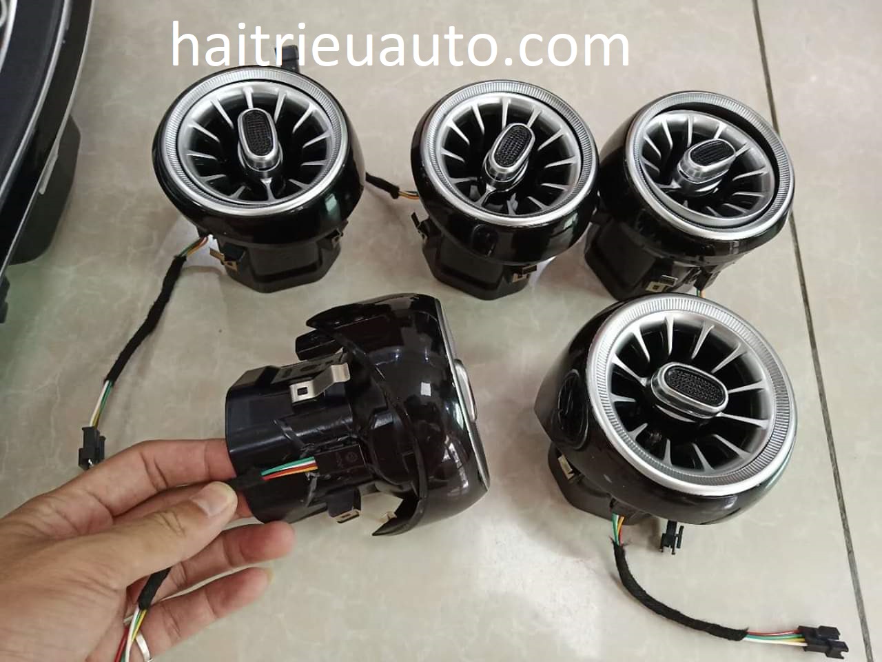 Cửa gió điều hòa đèn led theo xe Mercedes GLC 3 Image