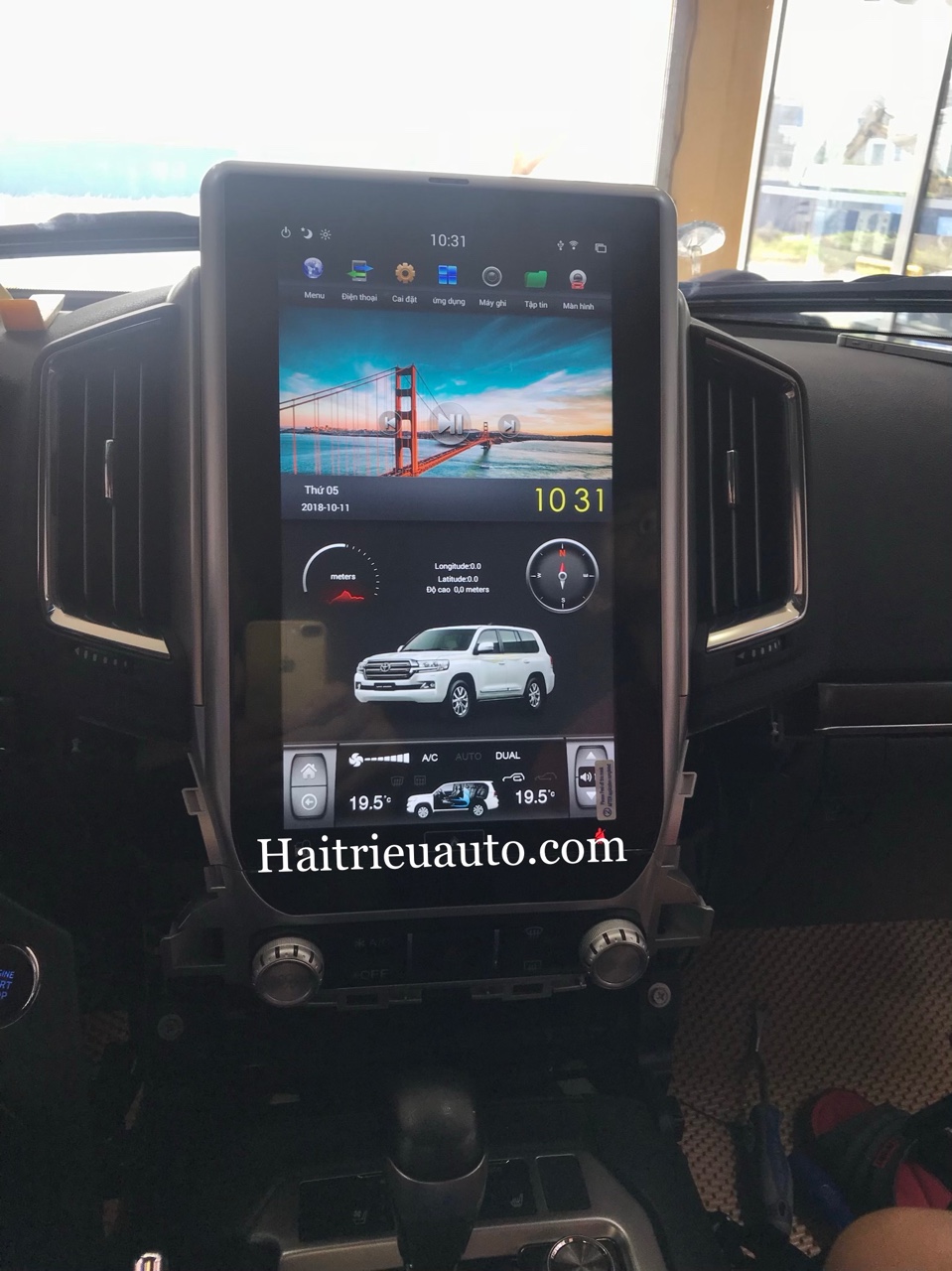 Màn hình tesla cho xe Toyota Land Cruiser 6 Image