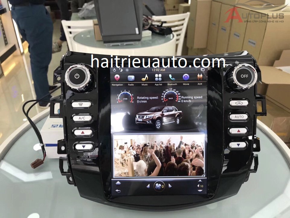 màn hình tesla xe Nissan Navara 2018 3 Image