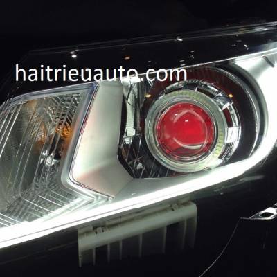 ốp trang trí nắp capo xe navara