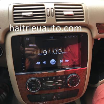 Lắp camera lùi cho xe Mercedes E250 2013