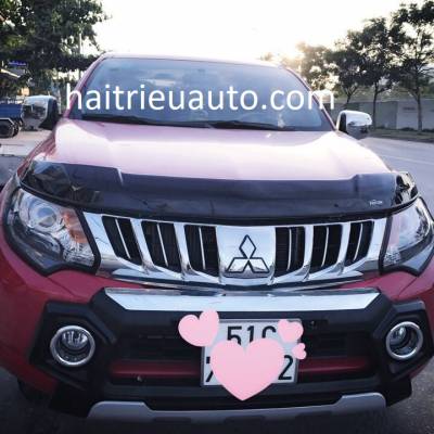 màn hình tesla xe outlander