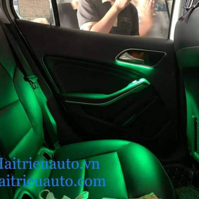 ốp màng loa cửa có led theo xe mercedes GLC