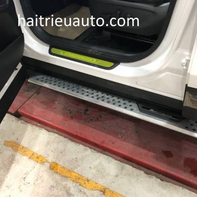 bệ bước có đèn led cho xe Santafe
