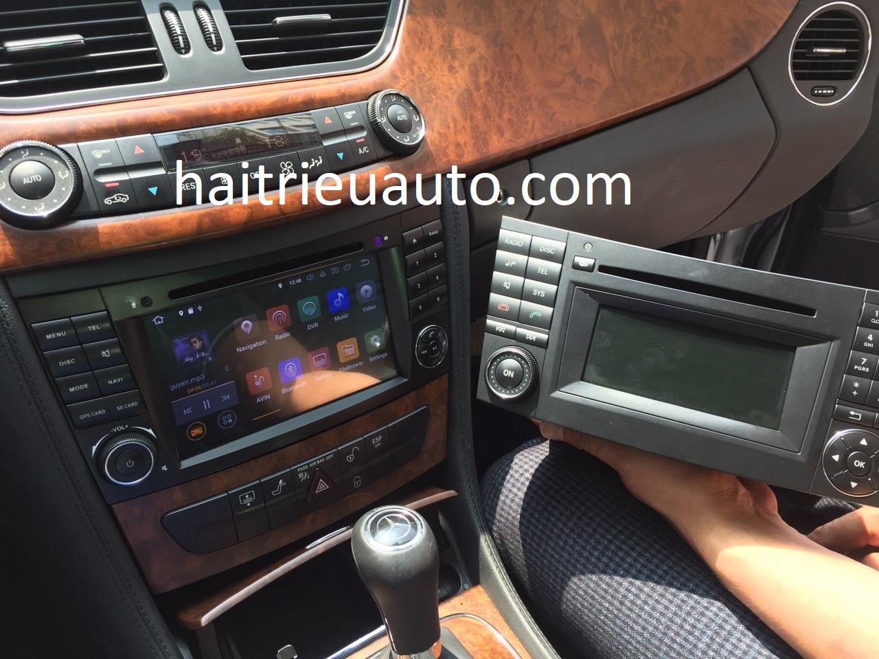 Màn hình android theo xe Mercedes CLS 4 Image