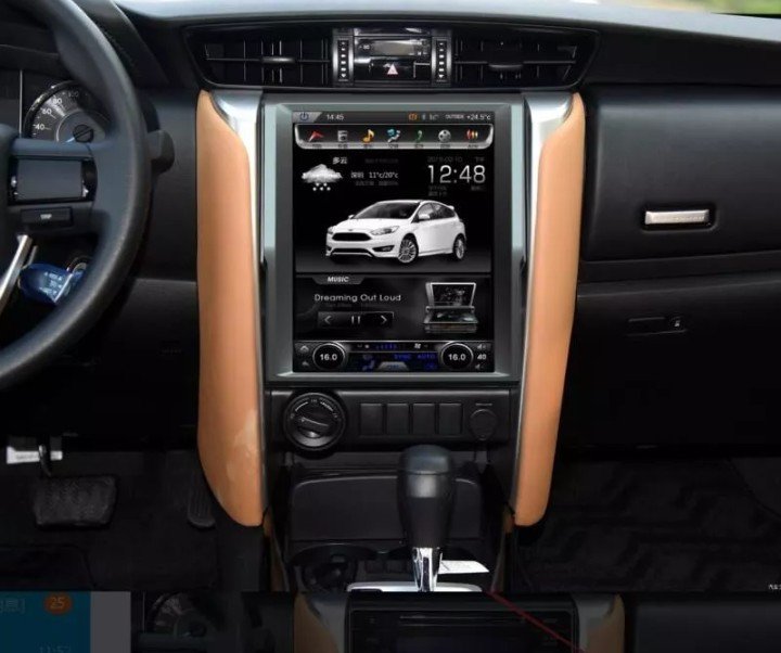 màn hình tesla theo xe fortuner 2018 2 Image