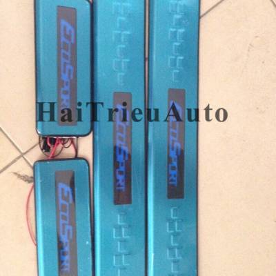 Nẹp bước chân có đèn cho xe ford ranger