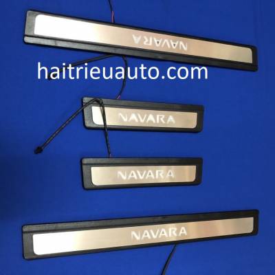 ốp hông cho xe navara