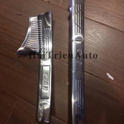 Nẹp bước chân vó đèn led cho xe elantra