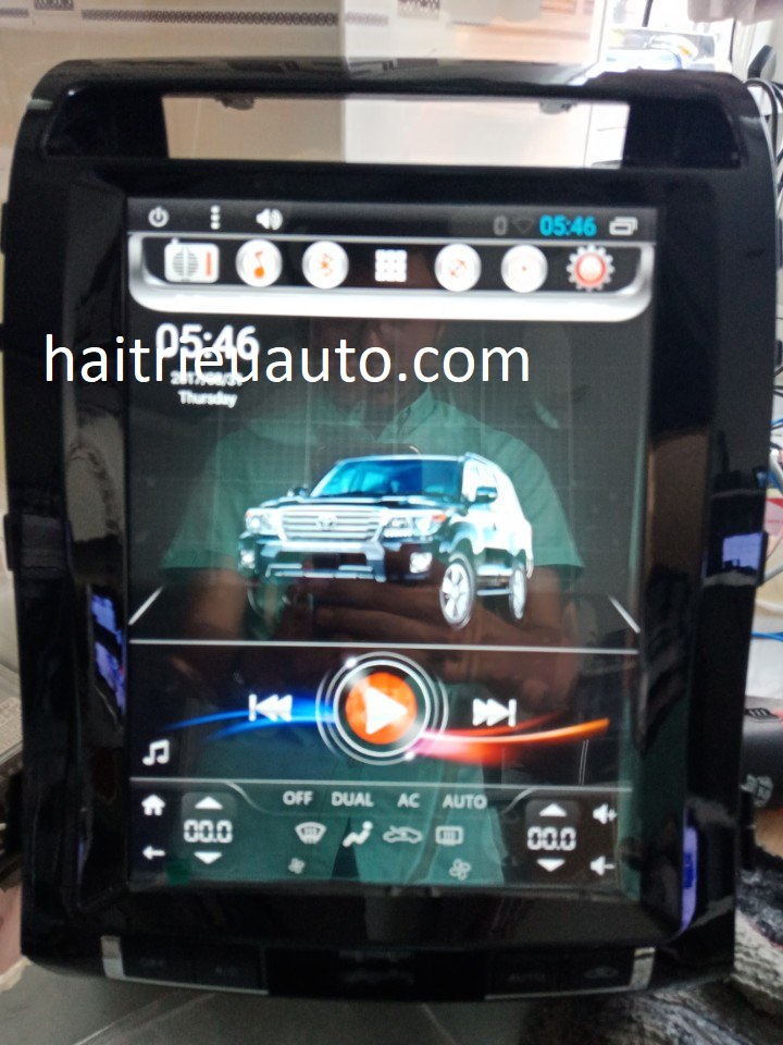 Màn hình tesla cho xe Toyota Land Cruiser Prado 2018 3 Image